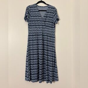 L.L. Bean Women’s Summer Knit Short Sleeve Navy and White Midi Dress Size L